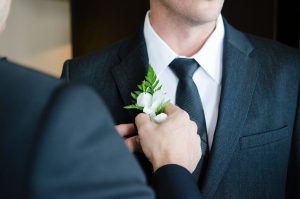 Usa i risparmi del matrimonio per curare il cane: la fidanzata si infuria