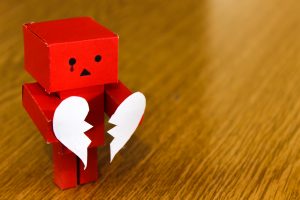 Tradimento: bisogna dirlo al partner? La risposta degli esperti