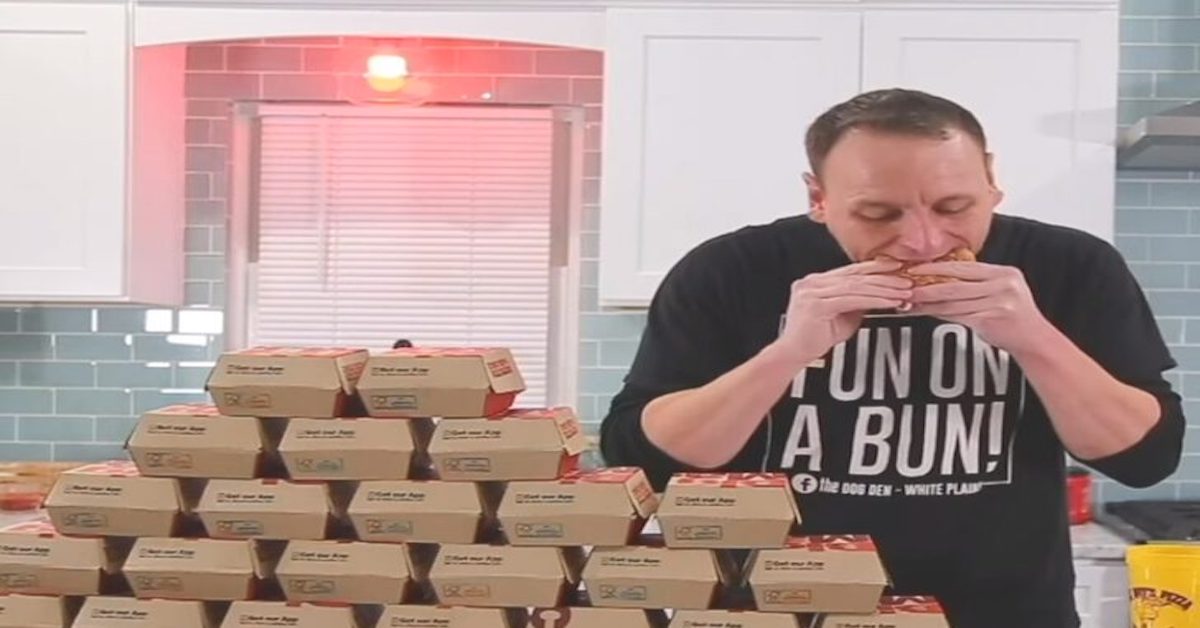 Uomo riesce a mangiare 32 Big Mac in 38 minuti e stabilisce un nuovo record