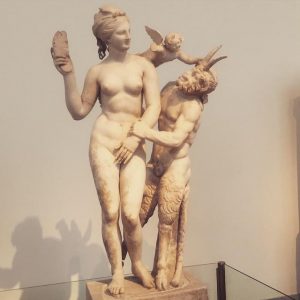 Afrodite e la ciabatta, lo strumento pedagogico utilizzato fin dall'antichità