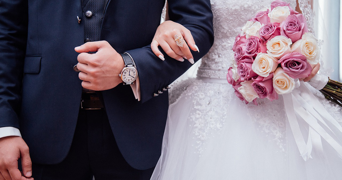 Sindaco dimentica matrimonio: gli sposi trovano il municipio chiuso
