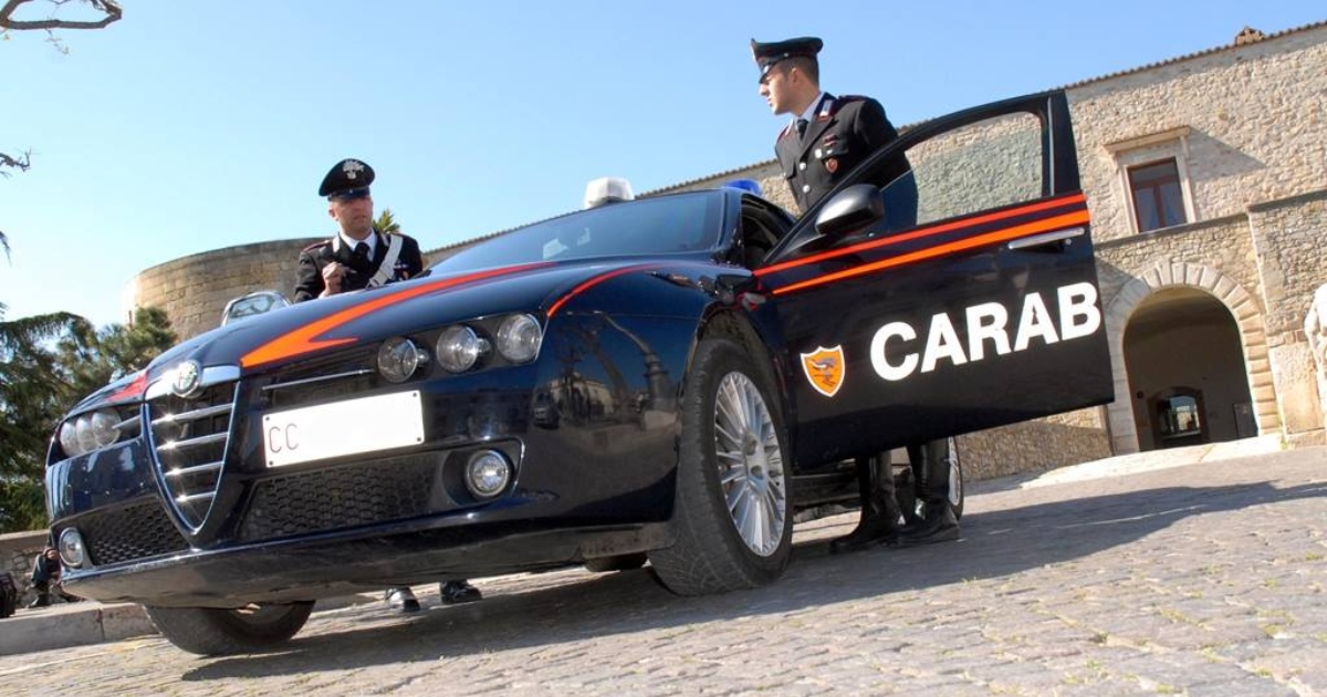 Fermato dai Carabinieri, si finge diplomatico in missione umanitaria con un passaporto dell’Onu falso