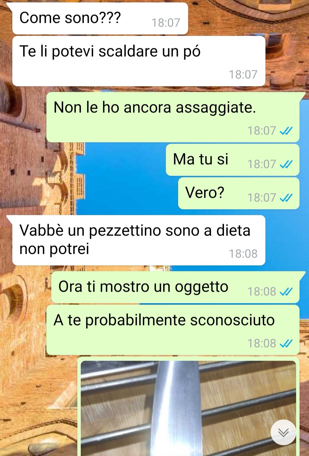 ragazza distratta