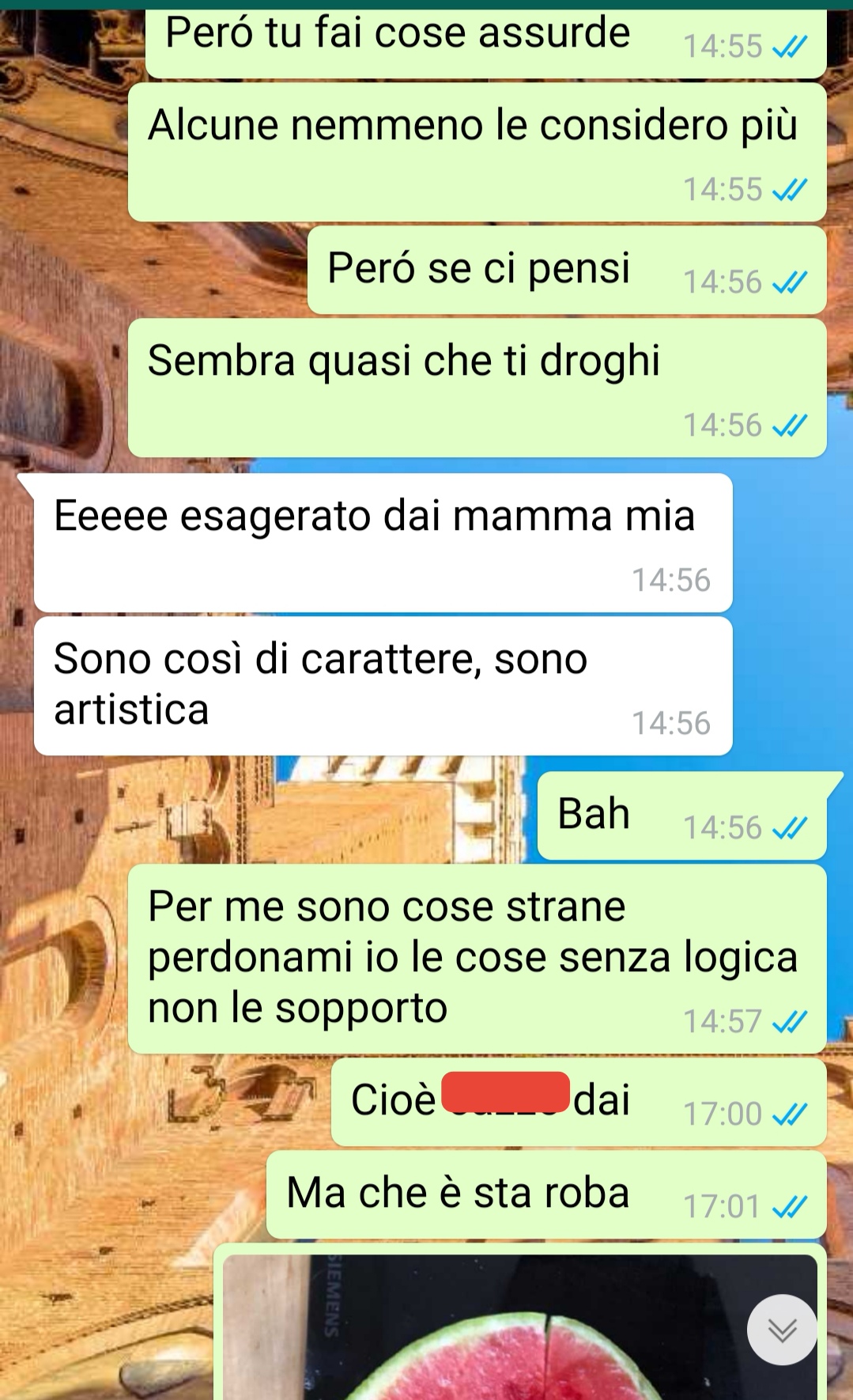 Una ragazza distratta