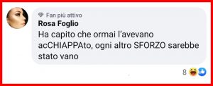 Sorpreso a rubare un'auto, ladro mostra il sedere al proprietario