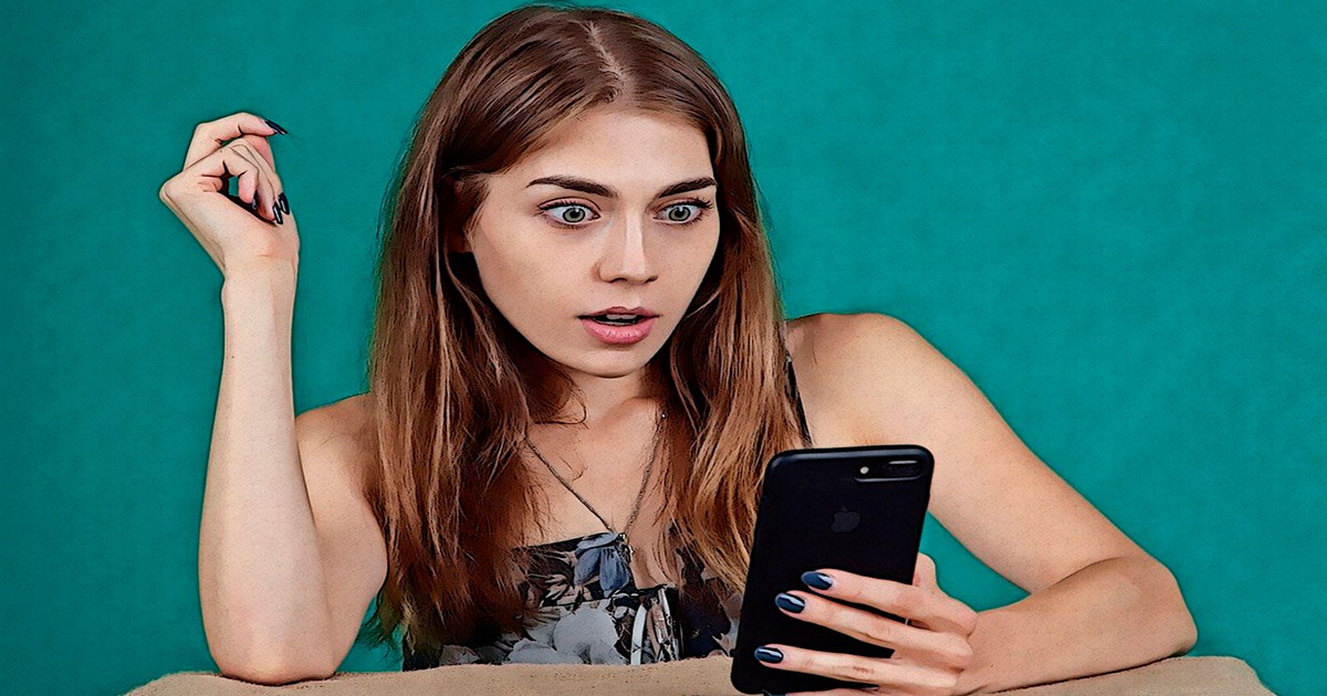 Le chiede di impegnarsi solo con lui dopo 90 minuti di chat online