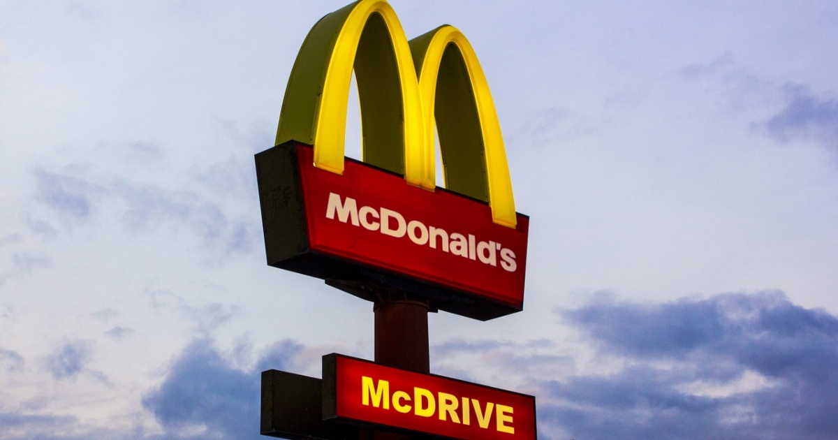 Pensionato multato per aver mangiato troppo lentamente al McDonald’s