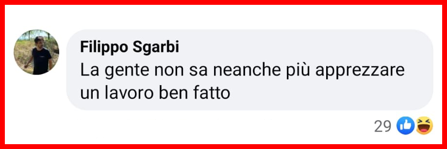 Assume il Grinch per una festa di Natale trova la casa distrutta