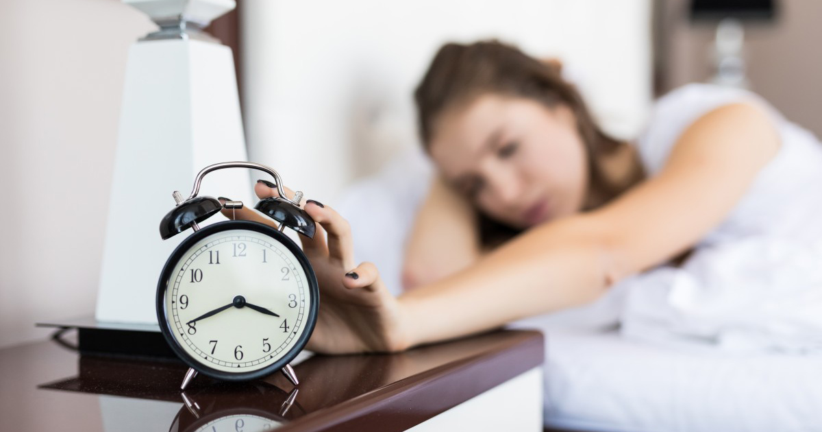 Hai la “sindrome del sonno corto”? La verità dietro le famose “4 ore a notte” di riposo