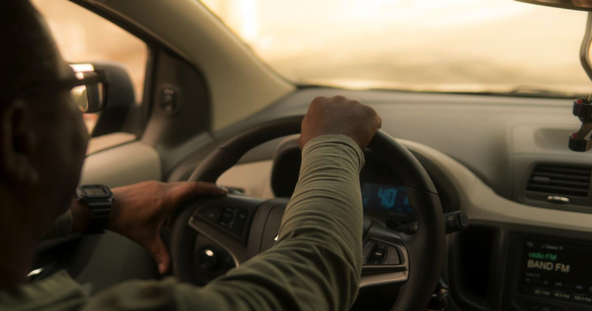 Gli oggetti più insoliti e imbarazzanti dimenticati nelle auto Uber