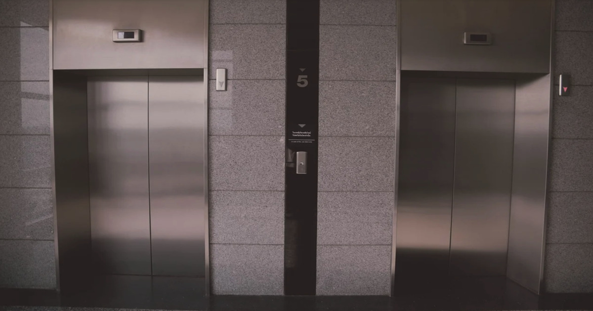 In arrivo i sensori in grado di rilevare l’urina negli ascensori