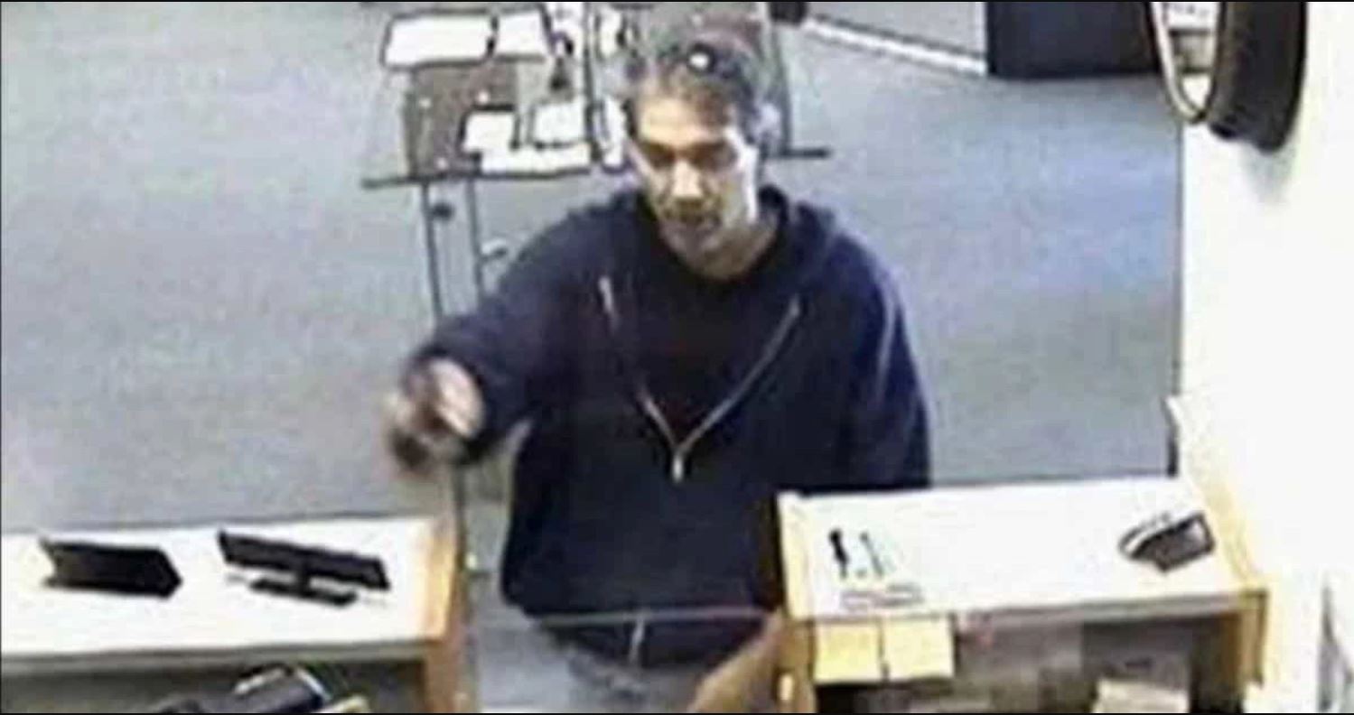 Rapinò una banca convinto che il succo di limone rendesse invisibili