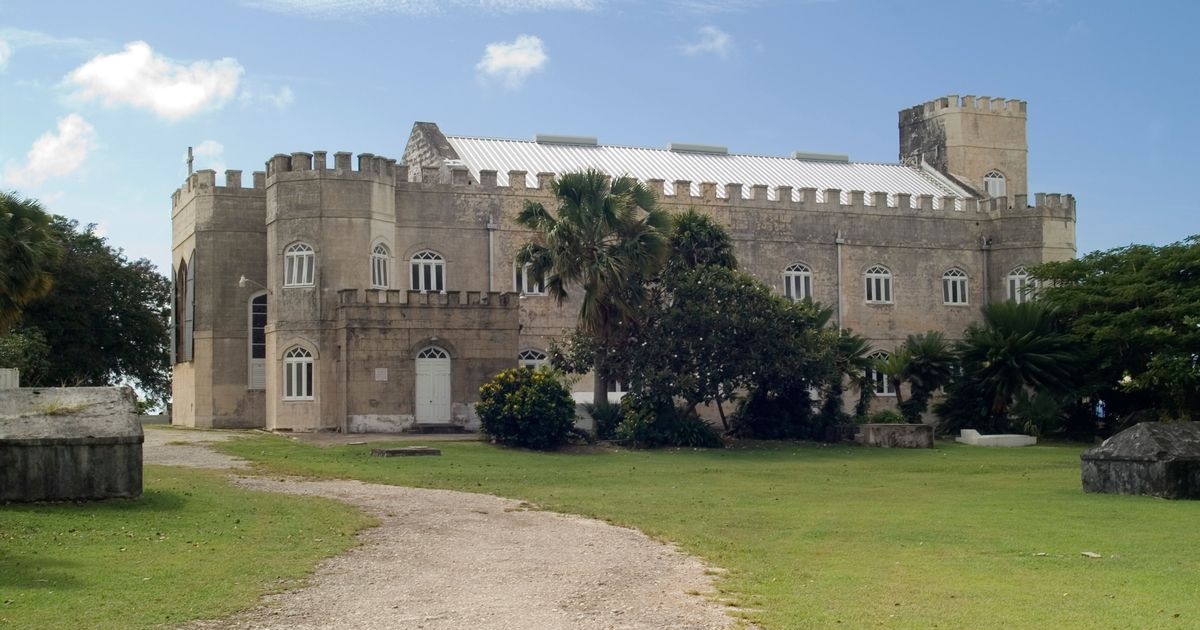 Il cimitero con attività paranormali e bare che “danzano”