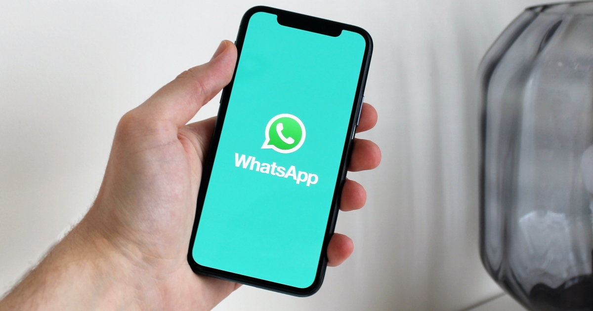 Un errore di WhatsApp “sconsiderato” che tutti commettiamo, secondo l’esperto di galateo