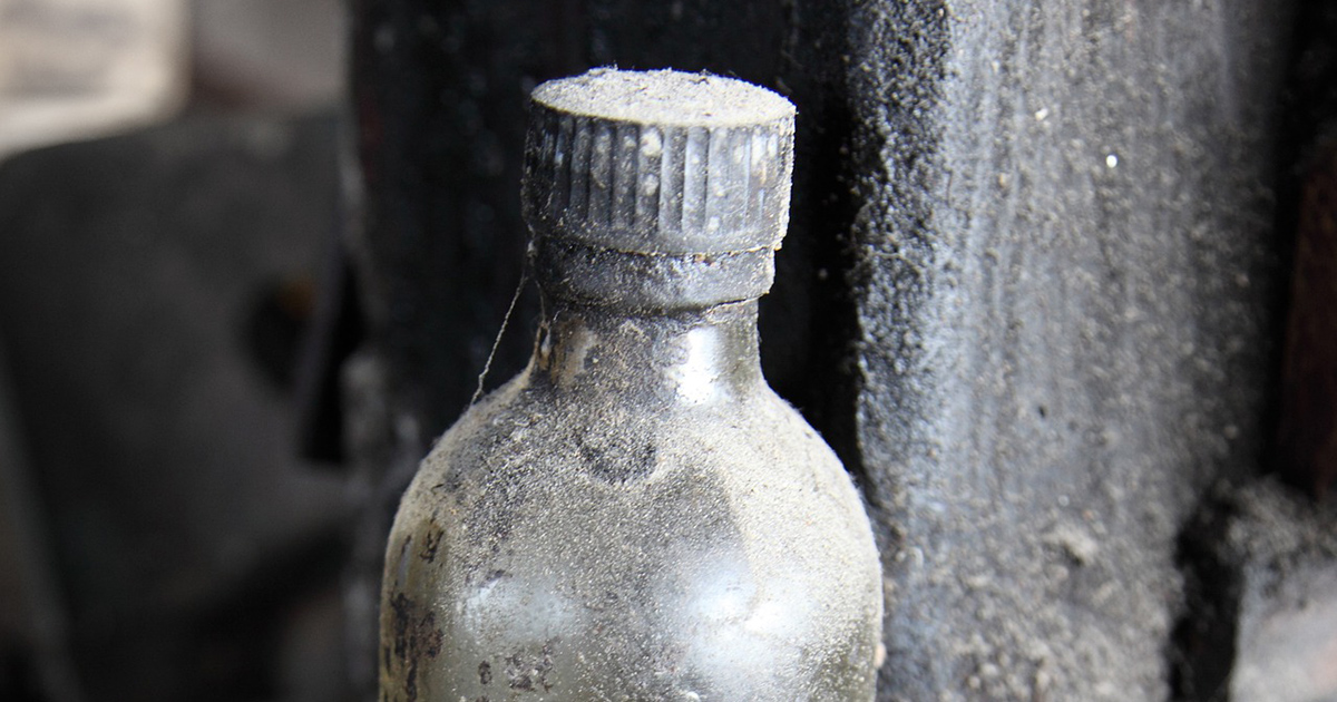 Trovato un messaggio in bottiglia dentro un monumento da restaurare