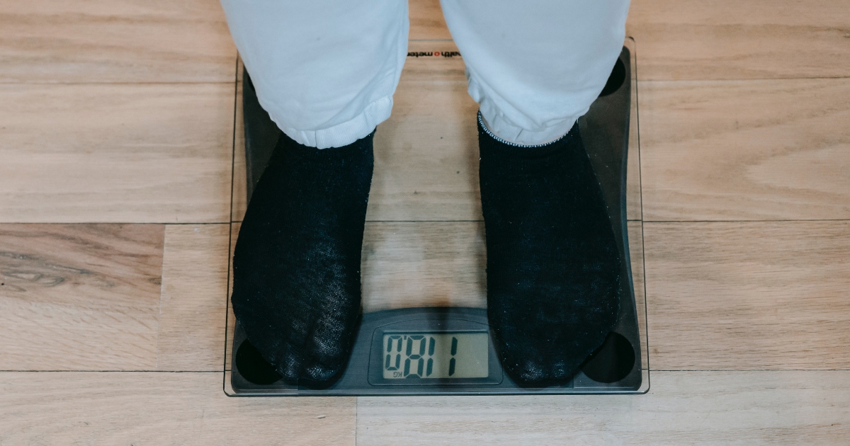 L’ora in cui si mangia non ha alcun impatto sulla perdita di peso: lo dice la Scienza