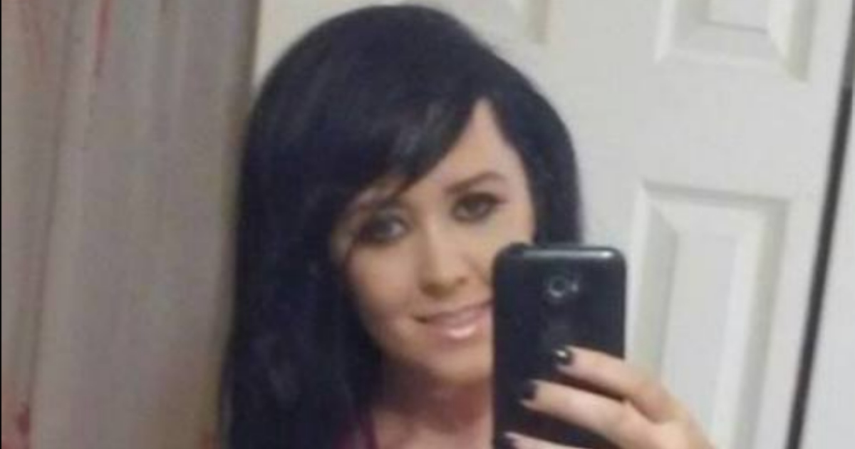 Si fa impiantare un terzo seno: “Voglio apparire poco attraente e allontanare gli uomini” [+FOTO]