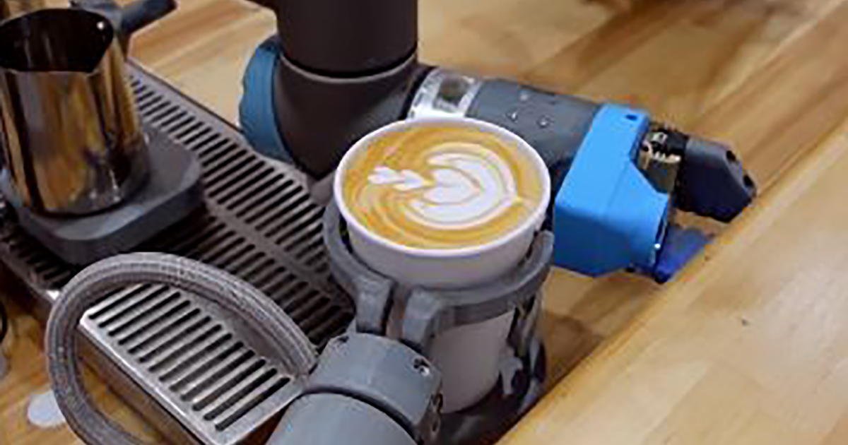 Artly, il robot barista che prepara caffè decorati [+VIDEO]