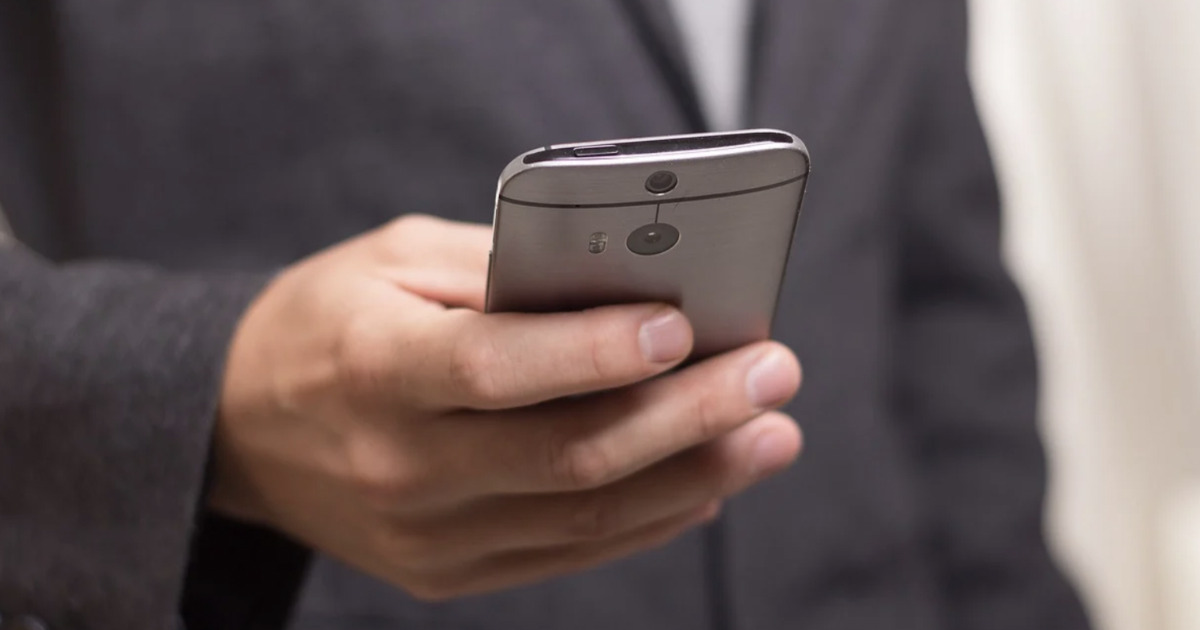 Senti spesso il cellulare vibrare ma non ti arriva nessuna notifica? Ecco perché
