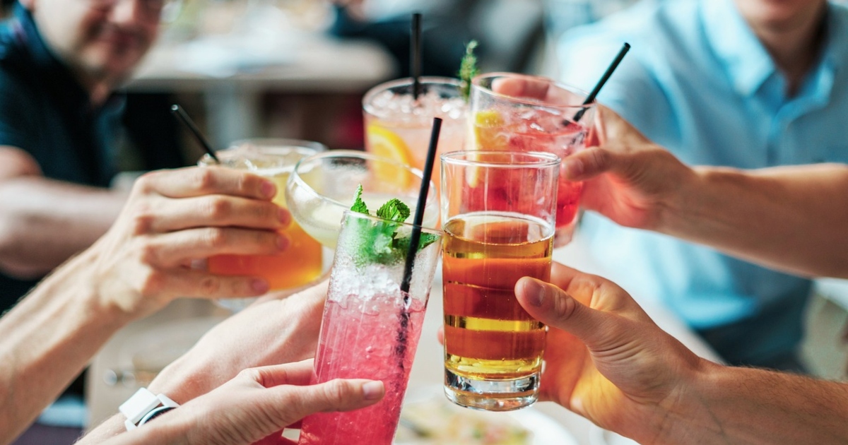 Oroscopo e drink: il cocktail perfetto per ogni segno zodiacale