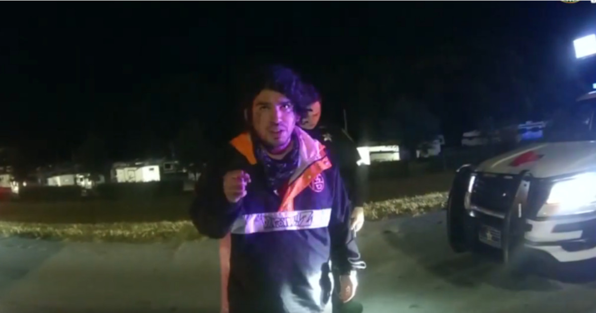 Sostiene di aver guidato un’auto con due pneumatici mancanti a causa di una “maledizione” [+VIDEO]