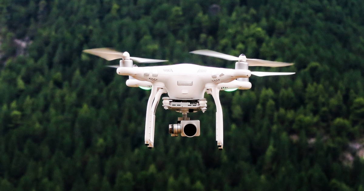 Invia un drone a controllare un’amica: aveva smesso di risponderle da quattro ore