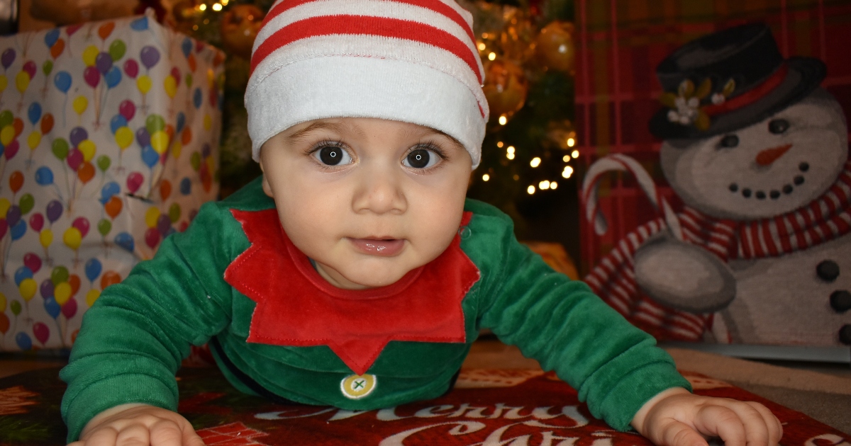 Mamma genera polemiche sul web: “Annullo il Natale per mantenere la routine del mio bambino”