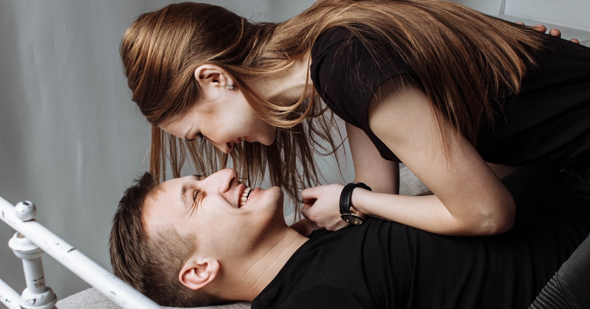 Qual è l’ora perfetta per fare l’amore in base alla tua età?