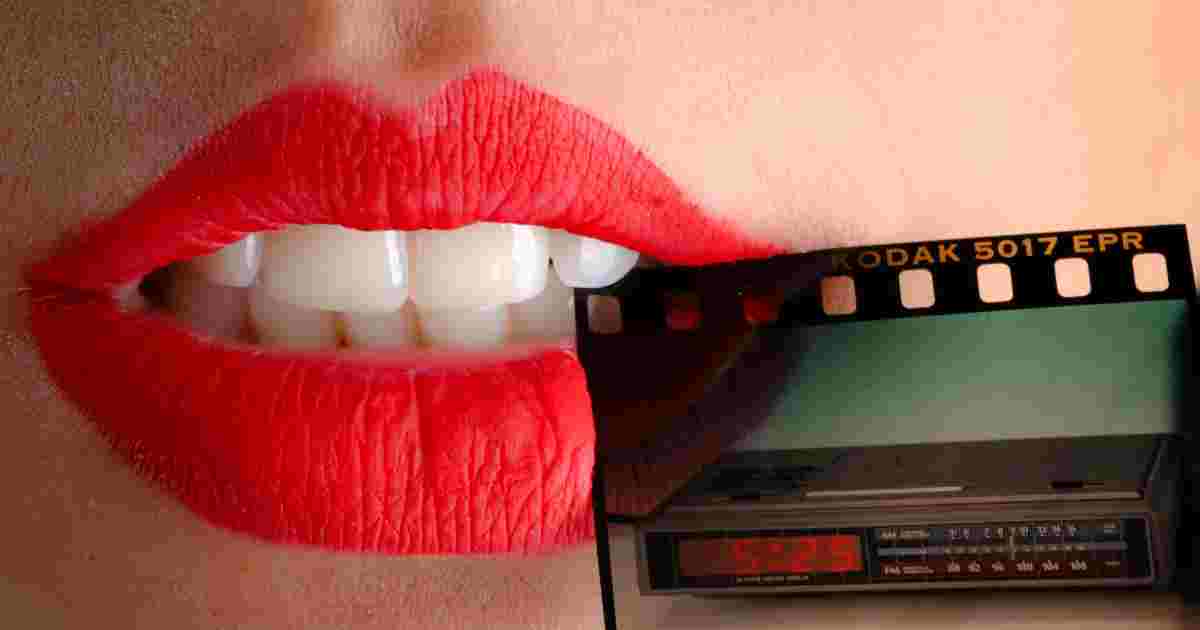 Torna a casa e si ritrova su un set di un film per adulti: “C’erano almeno 20 uomini e donne”
