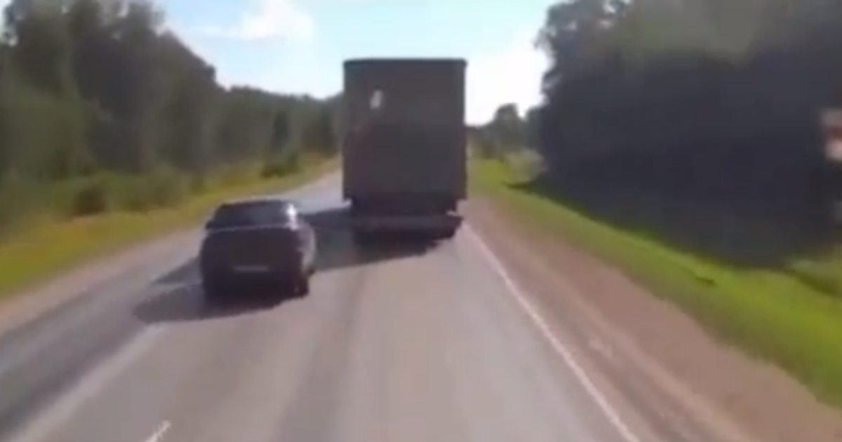 Perché non dovresti sorpassare i veicoli che ti bloccano la vista: il video scioccante diventa virale