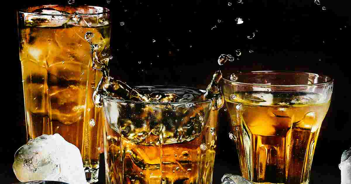 Il nipote di 6 mesi non sta bene: la nonna gli dà il whisky