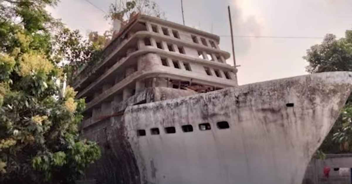 Un uomo ha costruito la propria villa a forma di Titanic [+VIDEO]