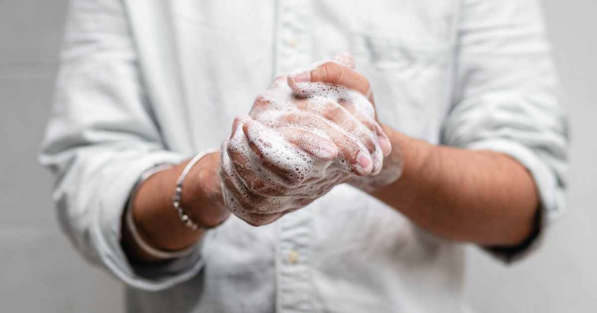 Il sapone con cui ti lavi le mani potrebbe trasformarti in una calamita per le zanzare