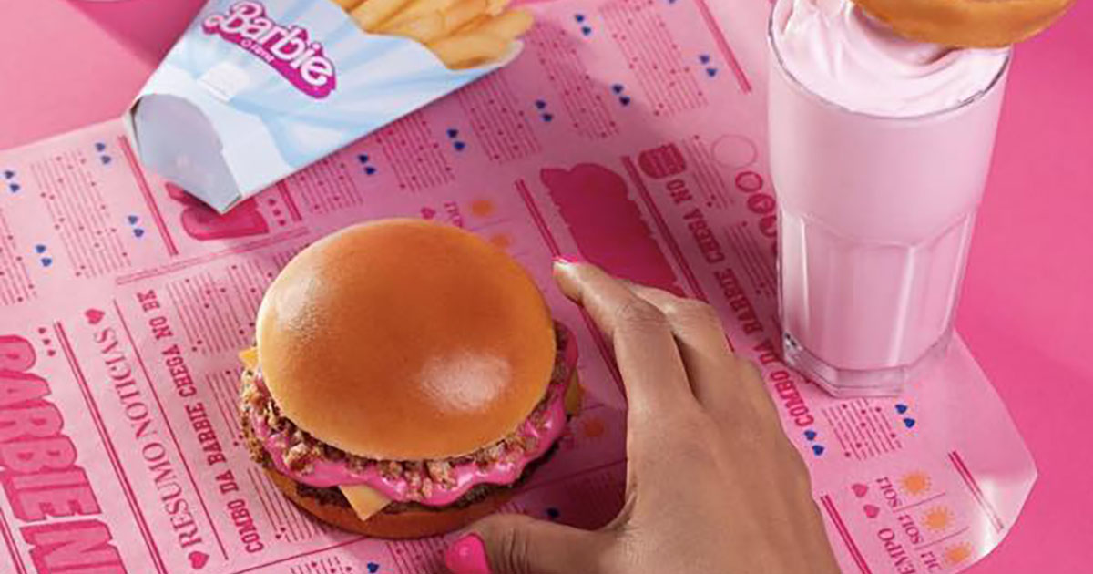 L’hamburger rosa ispirato a Barbie divide il web [+VIDEO]