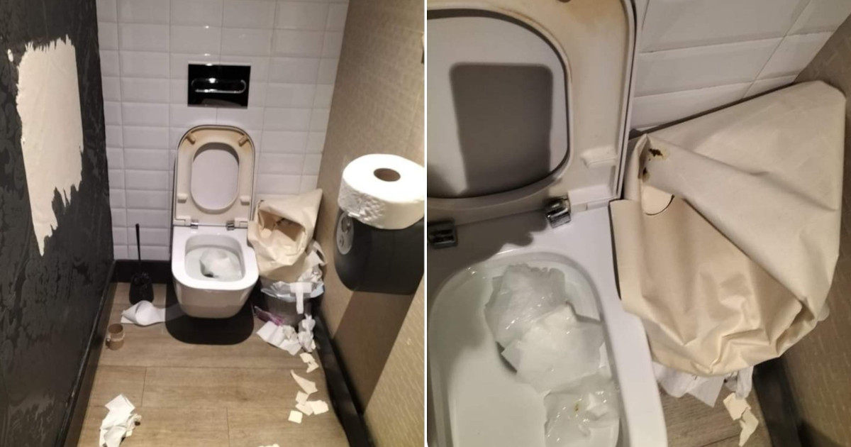 Non trova la carta igienica in bagno: strappa dal muro quella da parati per pulirsi
