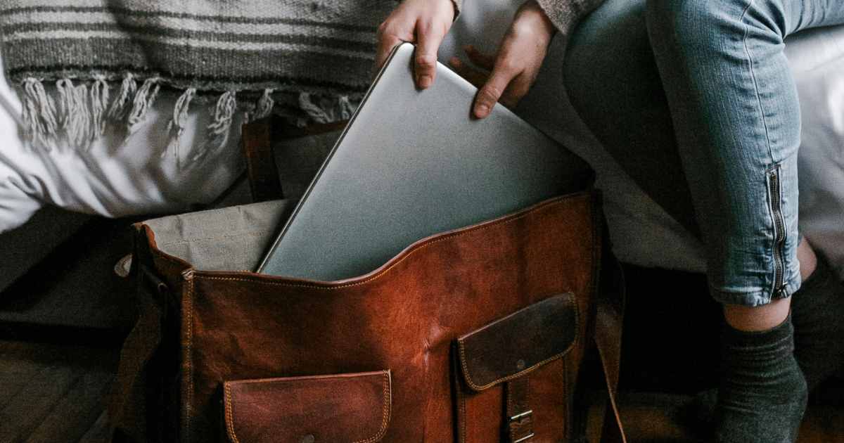 Ecco il vero motivo per cui è necessario togliere il laptop dalle borse negli aeroporti