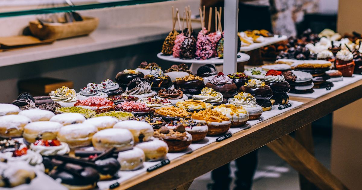 La Scienza lo conferma: lo stress spinge il cervello a desiderare dolci e alimenti calorici