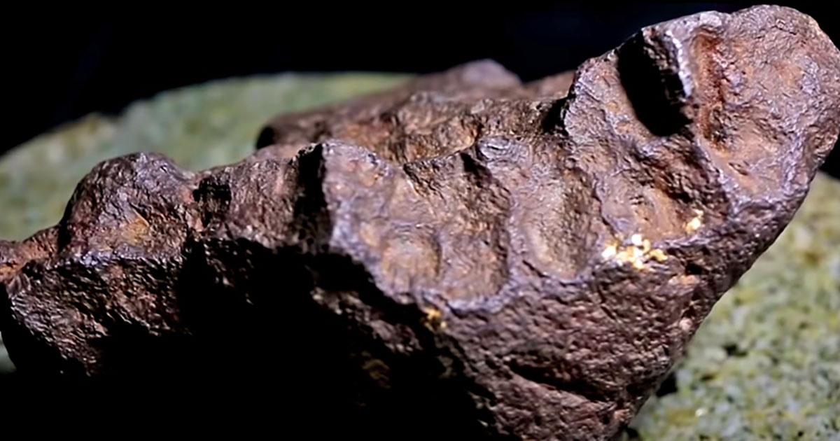 Usa per decenni una roccia come fermaporta, ma è un prezioso meteorite