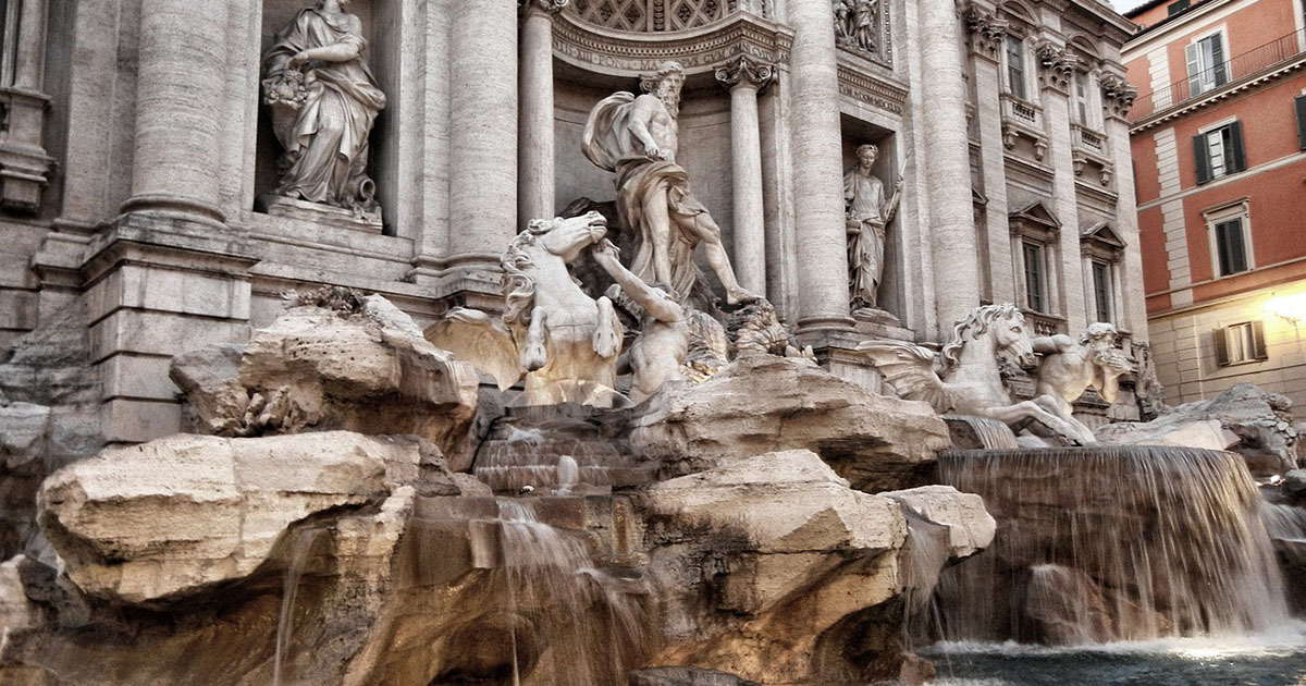 Dove vanno a finire le monetine raccolte nella Fontana di Trevi?