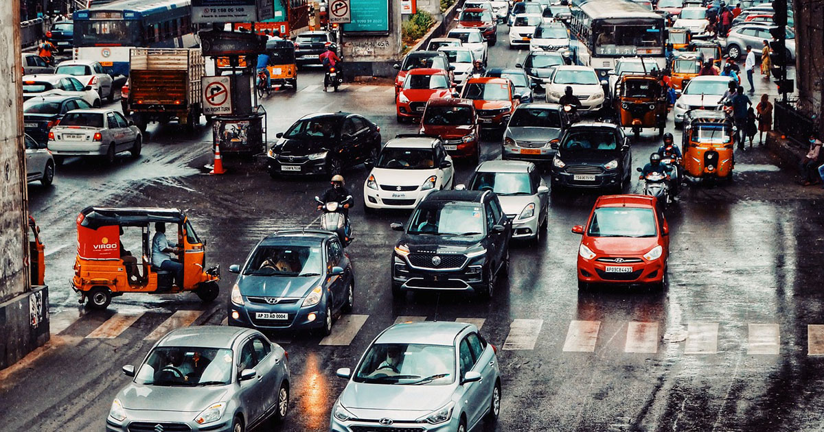 Dieci auto a guida autonoma si bloccano e mandano il traffico in tilt [+VIDEO]