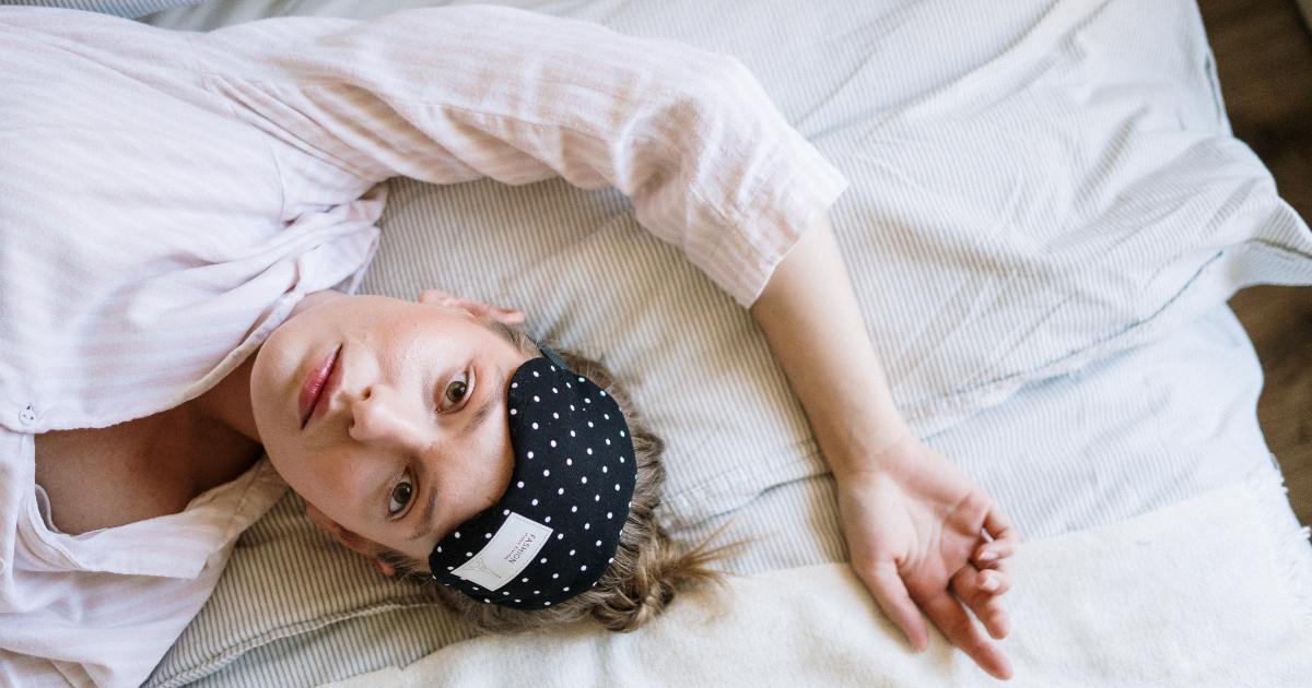 Una donna sostiene di non dormire da oltre un decennio