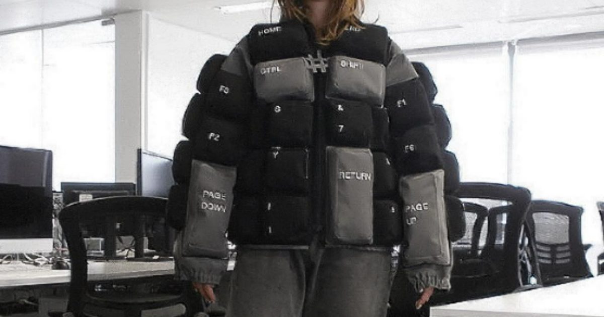 Questa giacca piumino ispirata ad una tastiera può essere tua per 580 euro