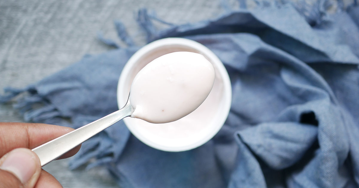L’errore che commette il 99% delle persone quando mangia uno yogurt