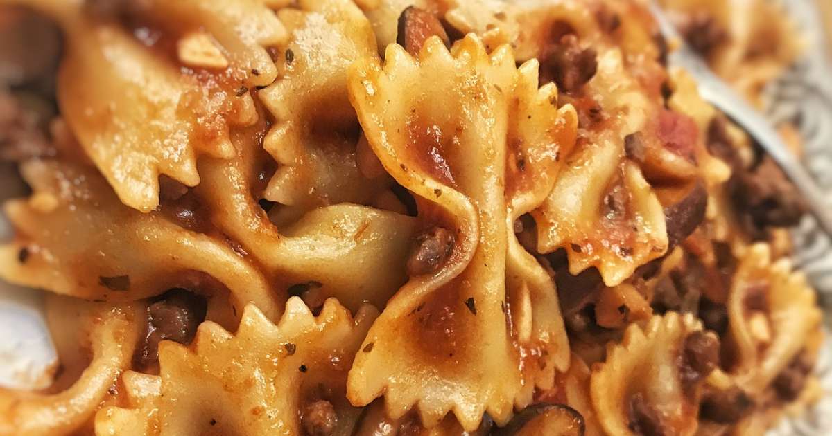 Ubriaco al volante dà la colpa al ragù della nonna: “Lo fa con il vino”