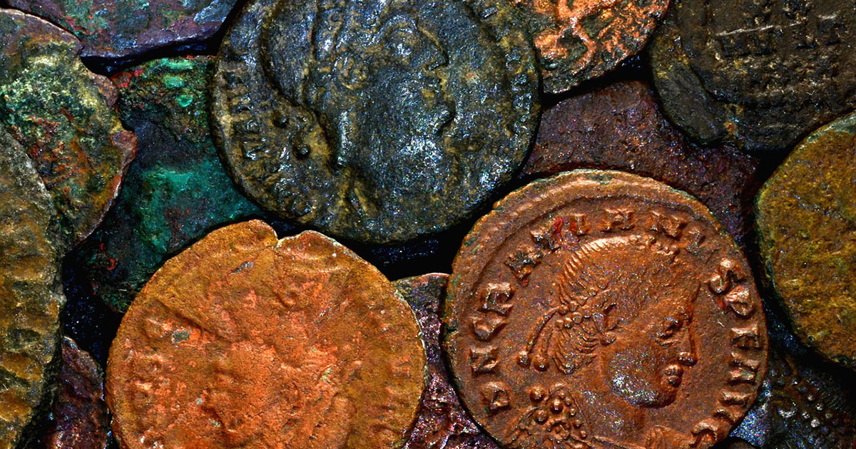Trovato sotto ad un camino un tesoro di monete antiche