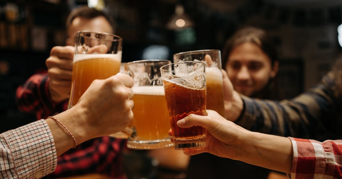 Turisti tedeschi bevono 1.254 birre in 2 ore e mezzo: è record