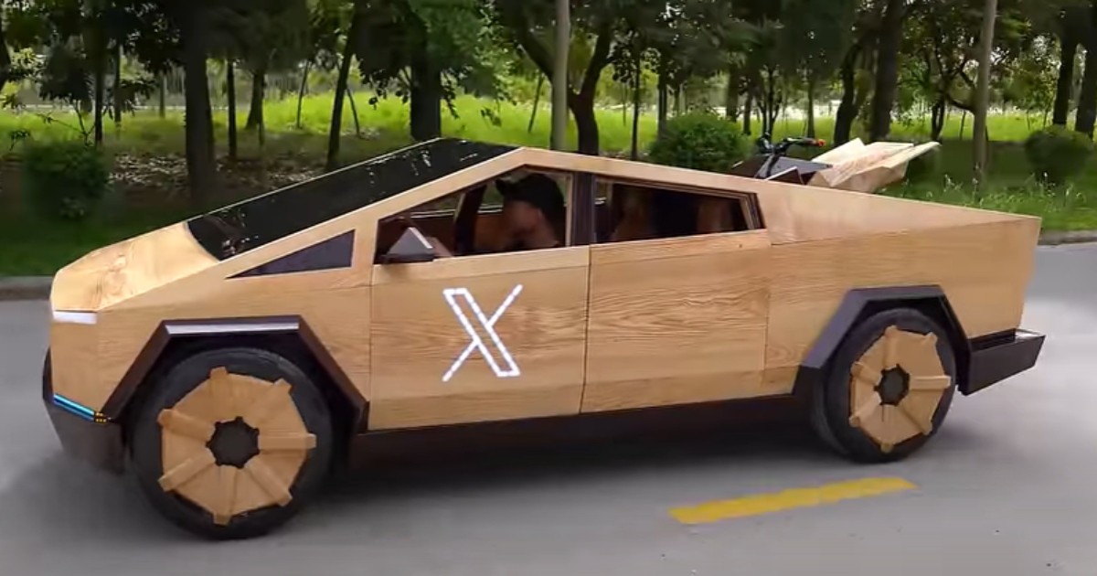 Impaziente dell’uscita del Cybertruck di Tesla, ne ha costruito uno in legno funzionante [+VIDEO]