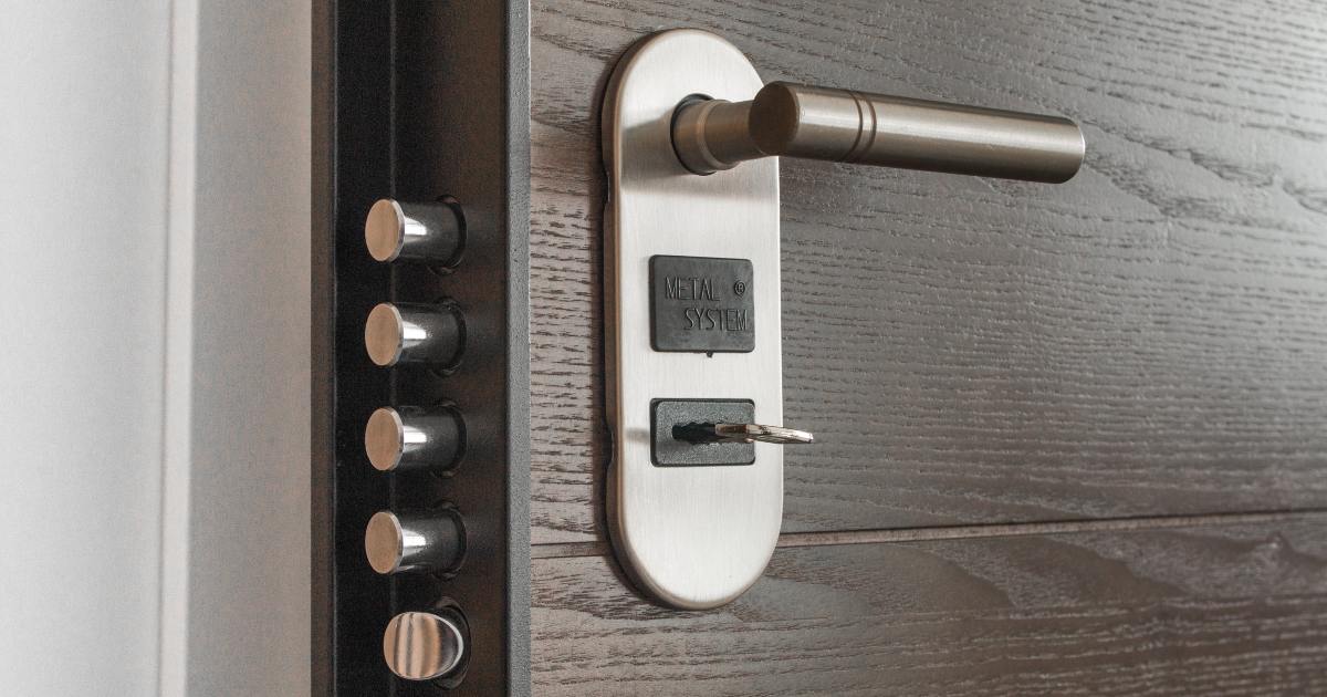 Questo ingegnoso accessorio consente di controllare se hai chiuso a chiave la porta [+VIDEO]