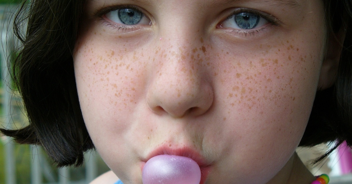Masticare il chewing gum aiuta a concentrarsi: lo dice la scienza