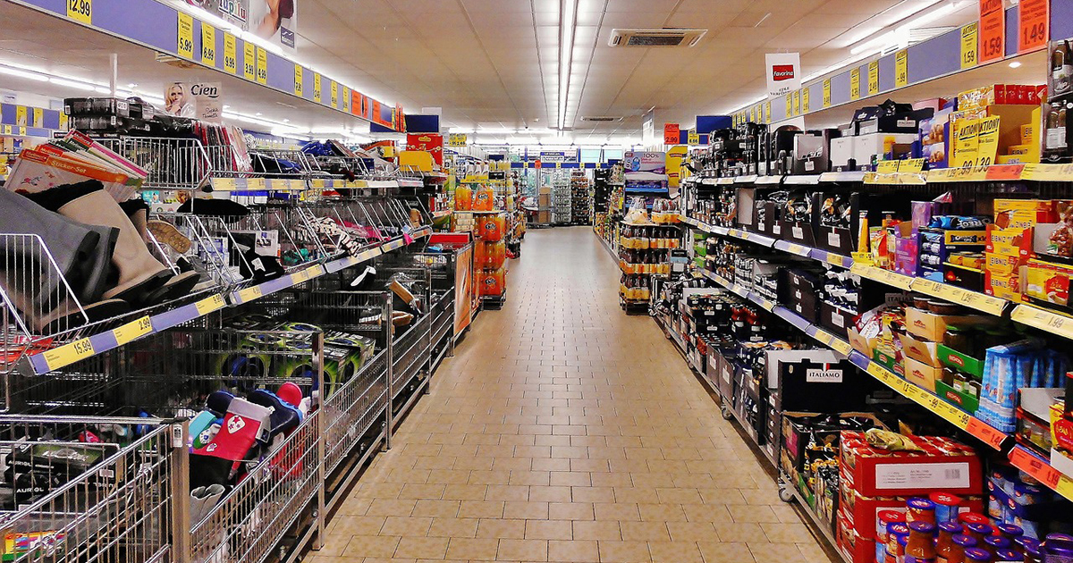 Il trucco dei prodotti sullo scaffale per incentivare alla spesa al supermercato